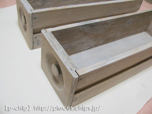 おしろいを付けたような色