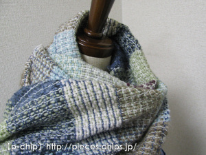 手織りの幅広マフラー