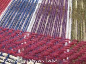 ヨコ糸の打ち込み