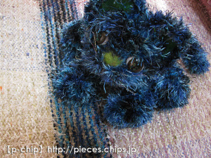 残り糸で敷物を織る