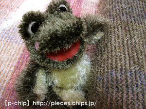 残り糸で敷物を織る