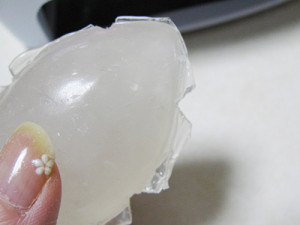 上下の型をギュッと合わせて