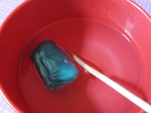 おゆまるをお湯で柔らかくする