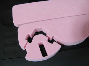 ネイルチップスタンド（スポンジタイプ）1枚につながっているパーツを切り離す